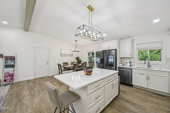 14-web-or-mls-Suterland Rd-2406-014 | Image 14