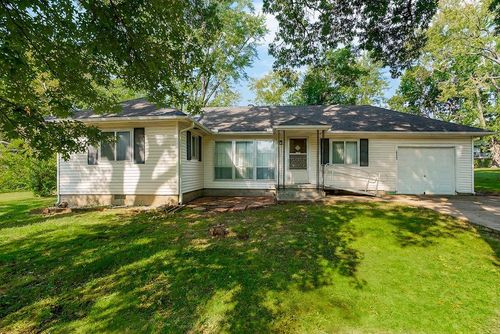 8600 Willow Ln, De Soto, KS, 66018-8384 | Card Image