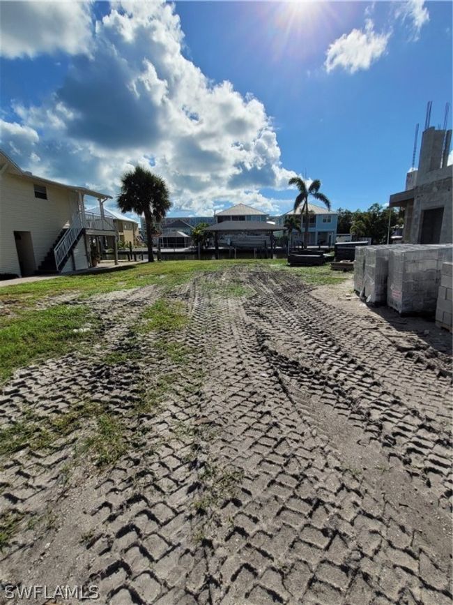 View of yard | Image 4