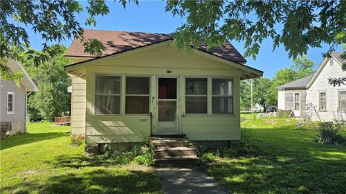 419 E 5th St, Cameron, MO, 64429-1812 | Card Image