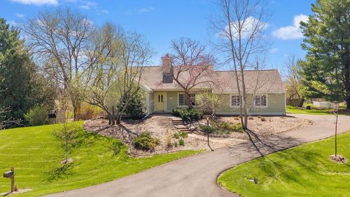 5655 Concord Drive, Fitchburg, WI, 53575 | Card Image