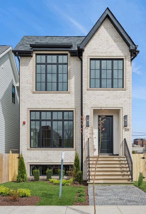 2214 W Oakdale Ave, CHICAGO, IL, 60618-8002 | Card Image