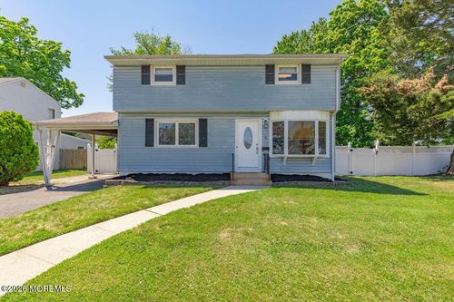5 Scholer Dr, Union Beach, NJ, 07735-3018 | Card Image