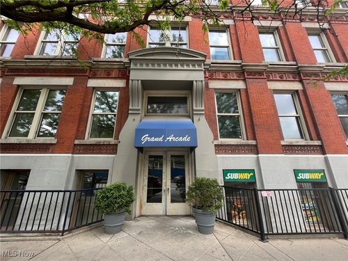 apt-318-408 W Saint Clair Ave, Cleveland, OH, 44113-1521 | Card Image