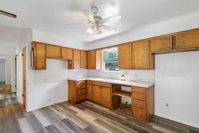 203 N Anderson St, House other with 4 bedrooms, 1 bathrooms and null parking in Rising Star TX | Image 11