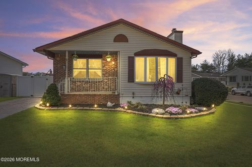 1 Parkview Way, Englishtown, NJ, 07726-3891 | Card Image