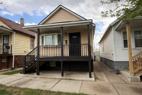 2623 E 109th St, Chicago, IL, 60617-6413 | Card Image
