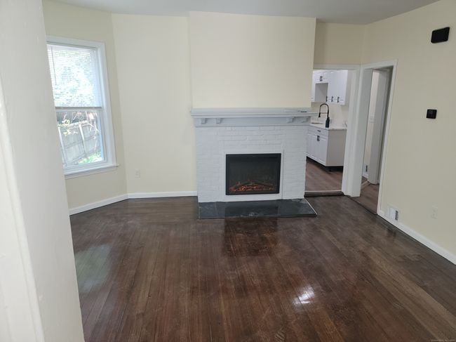 FL-1ST - 147 Edgewood St, Home with 3 bedrooms, 1 bathrooms and 1 parking in Hartford CT | Image 15