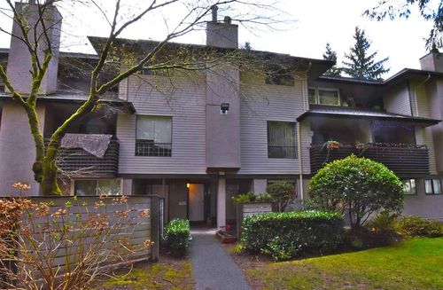 10527 Holly Park Lane, Surrey, BC, V3R6X8 | Card Image