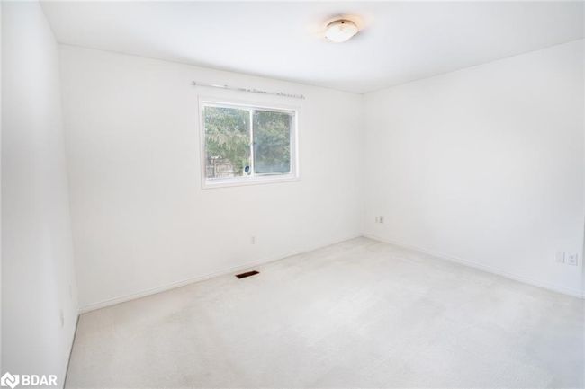 17 Mayfair Dr, House other with 5 bedrooms, 2 bathrooms and 4 parking in Barrie ON | Image 13