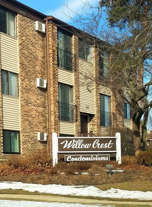 apt-101-208 Dunteman Dr, Glendale Heights, IL, 60139-1627 | Card Image