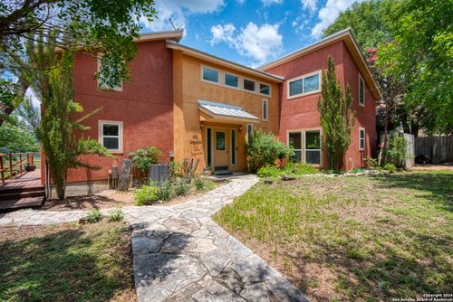 696 Faurie Rd, Lakehills, TX, 78063-4600 | Card Image