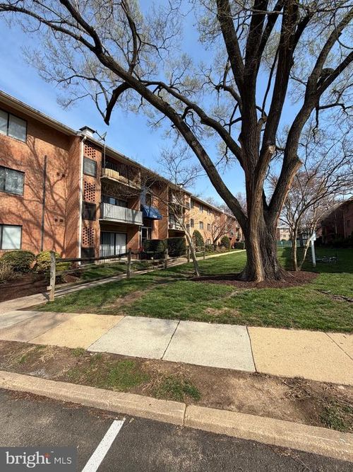 203-7608 Savannah St, FALLS CHURCH, VA, 22043-3685 | Card Image