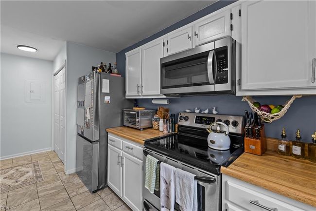 4592 Genoa Cir, House attached with 2 bedrooms, 3 bathrooms and null parking in Virginia Beach VA | Image 10