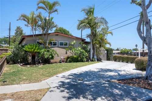 10541 Mills Ave, Whittier, CA, 90604-2440 | Card Image