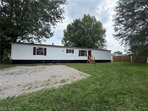 40 N Canal St, Frazeysburg, OH, 43822-9005 | Card Image