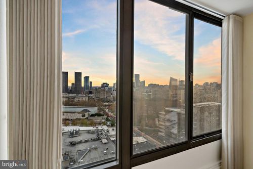 2016-2001 Hamilton, PHILADELPHIA, PA, 19130 | Card Image