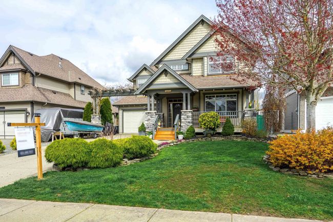 27339 34 Avenue, House other with 5 bedrooms, 3 bathrooms and 4 parking in Langley BC | Image 2
