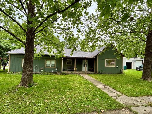 201 E Maple St, Drexel, MO, 64742-8344 | Card Image