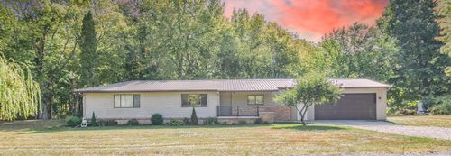 677 Tuttle Rd, Union City, MI, 49094-9563 | Card Image