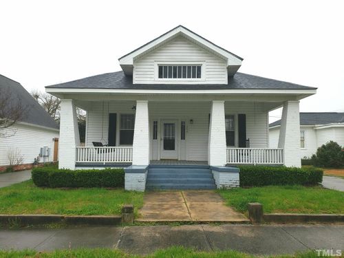 204 E Davis St, Smithfield, NC, 27577-4420 | Card Image