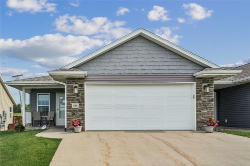 506 Meadow Oak Cir, Fairfax, IA, 52228-4709 | Card Image