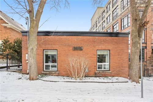 66 Chestnut St, Kitchener, ON, N2H1T8 | Card Image