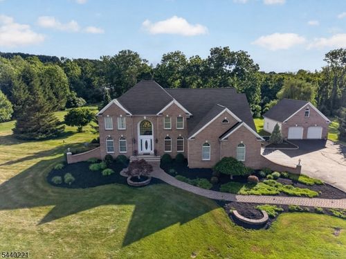9 Stone Barn Rd, Pittstown, NJ, 08867-4153 | Card Image