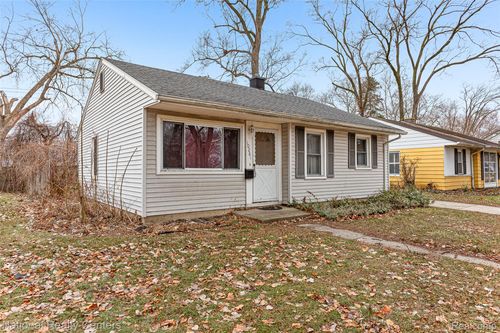 10281 Albany St, Oak Park, MI, 48237-3903 | Card Image