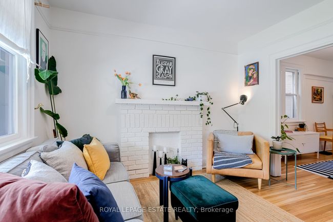 118 Mulock Ave, House attached with 3 bedrooms, 2 bathrooms and 1 parking in Toronto ON | Image 4