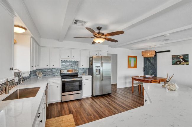 354 Ling Street, House other with 3 bedrooms, 3 bathrooms and 1 parking in Bayou Vista TX | Image 28