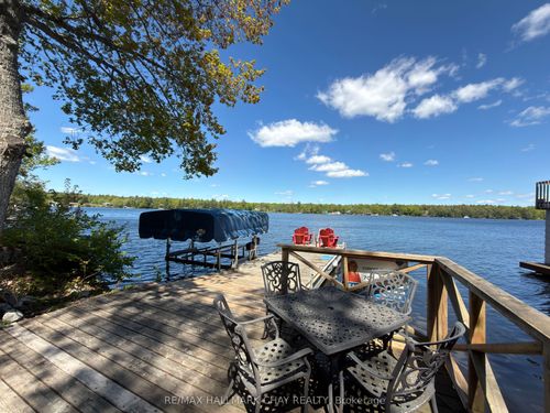 137 Pickerel Point Rd, Port Severn, ON, L0K1S0 | Card Image