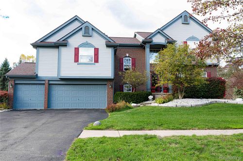 14436 Pond Bluff Dr, Van Buren Twp, MI, 48111-7308 | Card Image