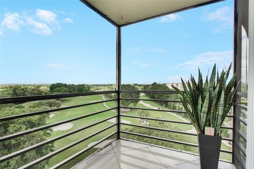 ph5-1100 Saint Charles Pl, Pembroke Pines, FL, 33026-3342 | Card Image