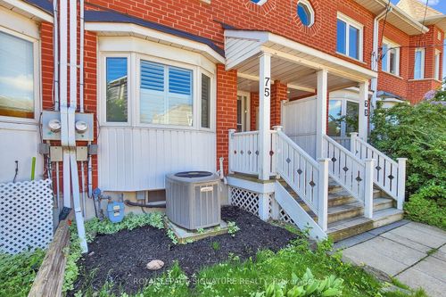 75 Doncaster Ave, East York, ON, M4C5S6 | Card Image