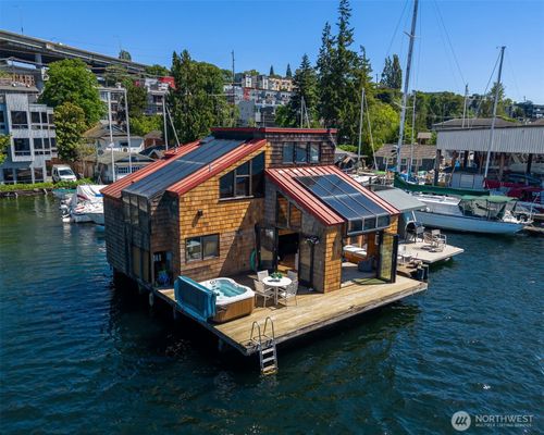 2-3123 Fairview Ave E, Seattle, WA, 98102-3173 | Card Image