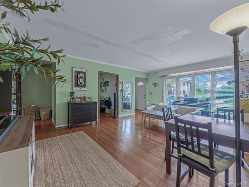 25 Lawrence St, Spring Valley, NY, 10977-5012 | Card Image