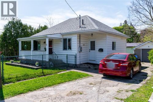 6 Eastbourne St, Brantford, ON, N3R2A4 | Card Image