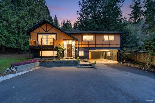 5325 Marine Dr, West Vancouver, BC, V7W2P5 | Card Image