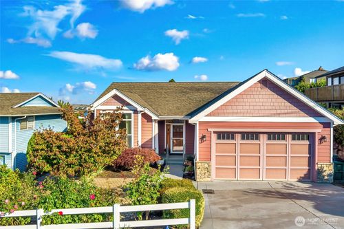 833 Walnut St, Edmonds, WA, 98020-3304 | Card Image