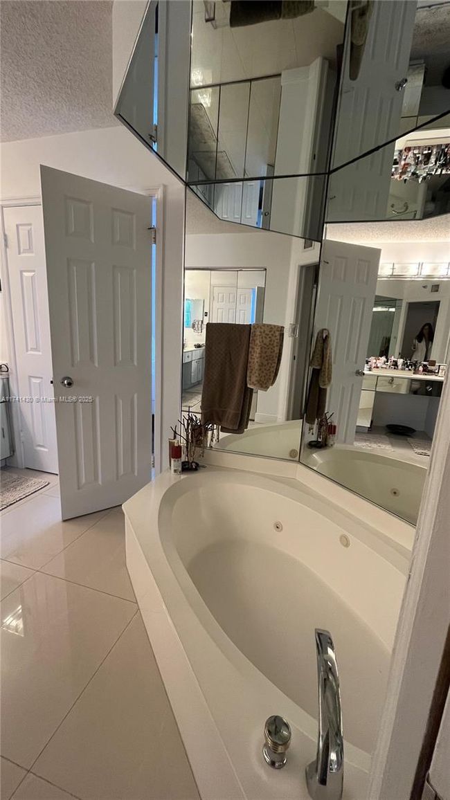 APT-1405 - 3500 Mystic Pointe Dr, Condo with 2 bedrooms, 2 bathrooms and null parking in Aventura FL | Image 15