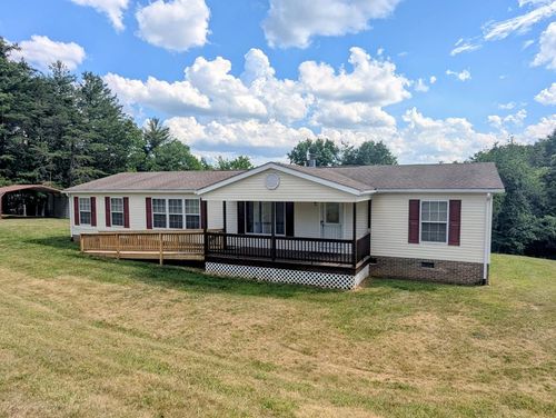 6272 Indian Valley Rd Nw, Willis, VA, 24380-4195 | Card Image