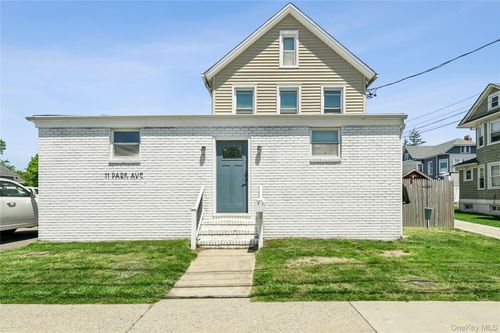 1a-11 Park Ave, Babylon, NY, 11702-1705 | Card Image
