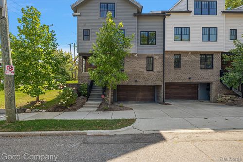 103 W Davis Ave, Ann Arbor, MI, 48103-5484 | Card Image