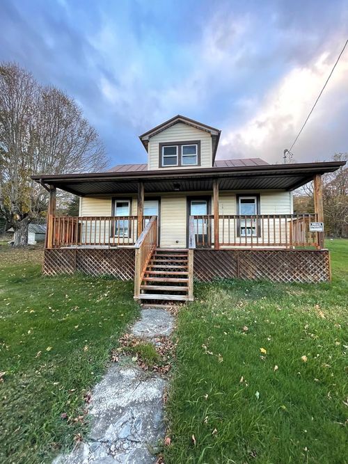 16738 Highlands Pkwy, Whitetop, VA, 24292-2467 | Card Image