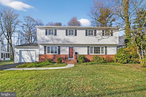 9 Rydal Dr, LAWRENCE TOWNSHIP, NJ, 08648-3635 | Card Image