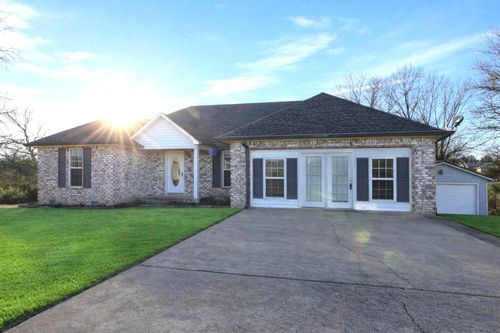 101 Hedgewood Dr, Lexington, TN, 38351-1380 | Card Image