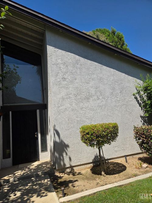 e-5900 Kirkside Dr, Bakersfield, CA, 93309-3673 | Card Image