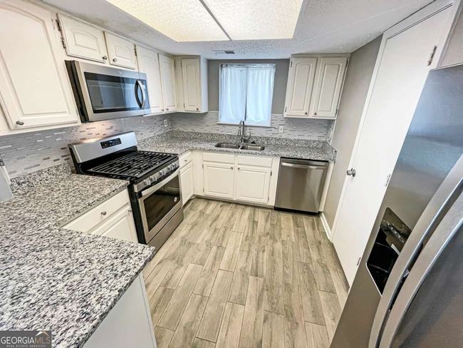 2252 Runnymead Rdg Se, Townhouse with 2 bedrooms, 3 bathrooms and 2 parking in Marietta GA | Image 8