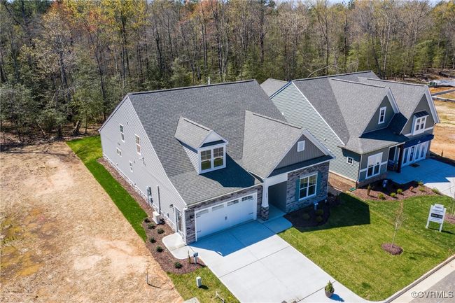 Enjoy all of the amazing amenities Twin Rivers at Meadowville has to offer including pool, clubhouse, exercise room, kiddie pool, and dock with James River access! | Image 31